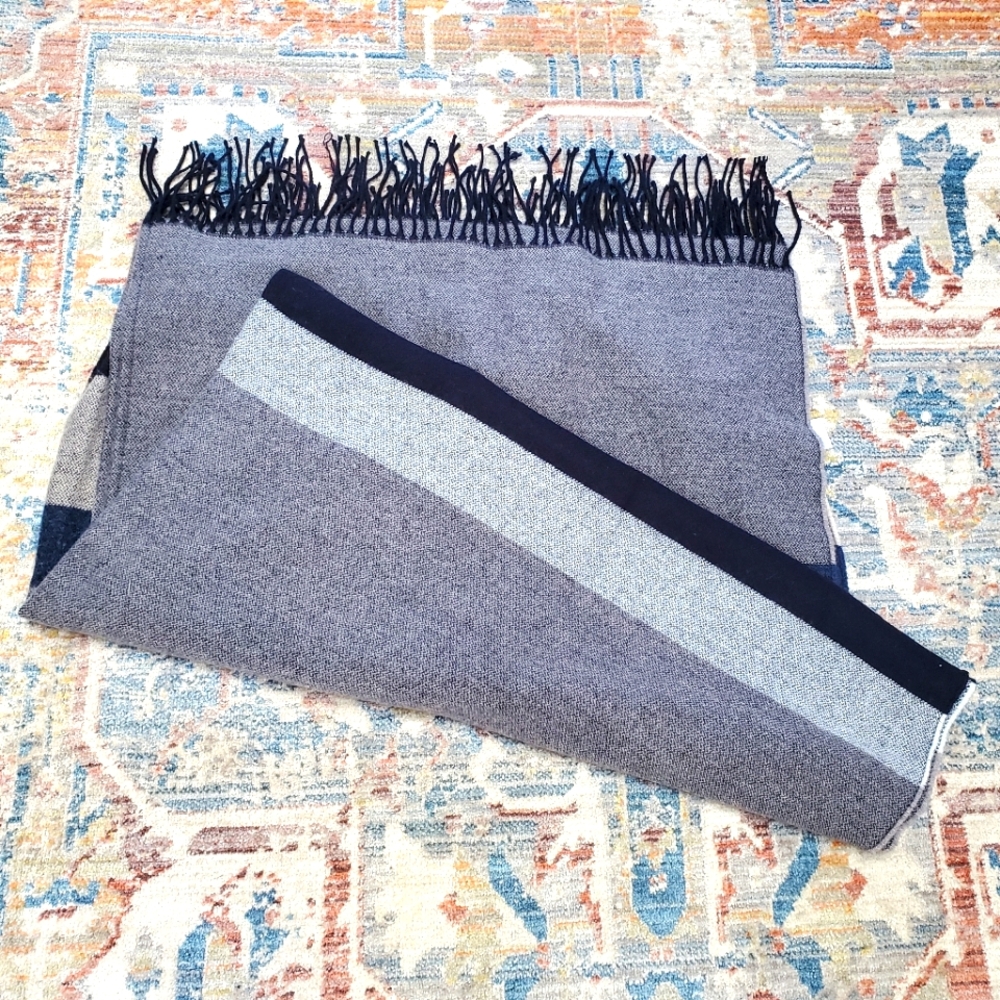 Blue shawl